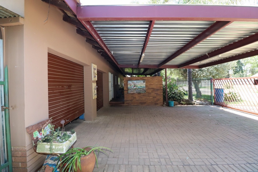 3 Bedroom Property for Sale in Ellaton North West